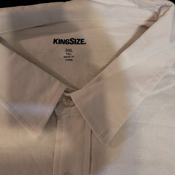 ⭐️Men's white button up short sleeve shirt - Picture 3 of 6